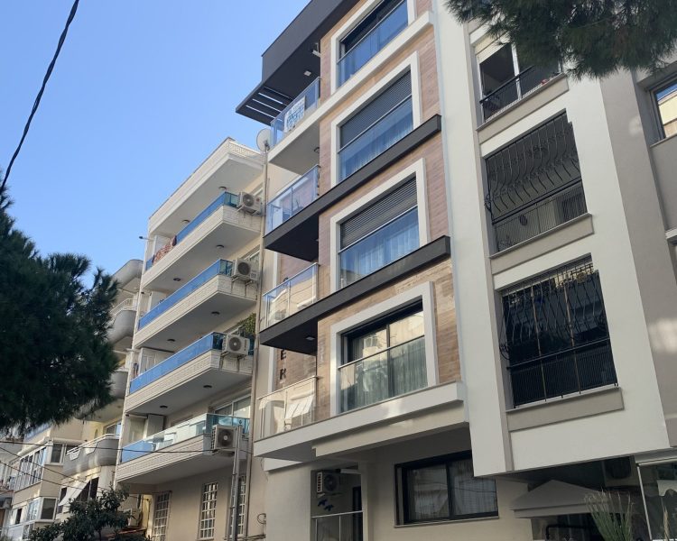 Esat Salkışlar Apartmanı